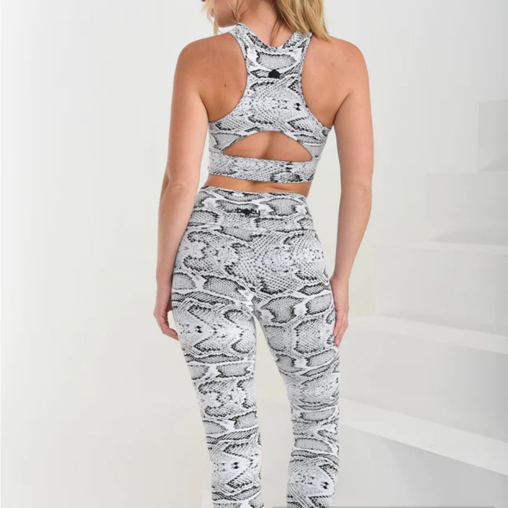 Booty By Brabant’s OS white eclipse leggings
